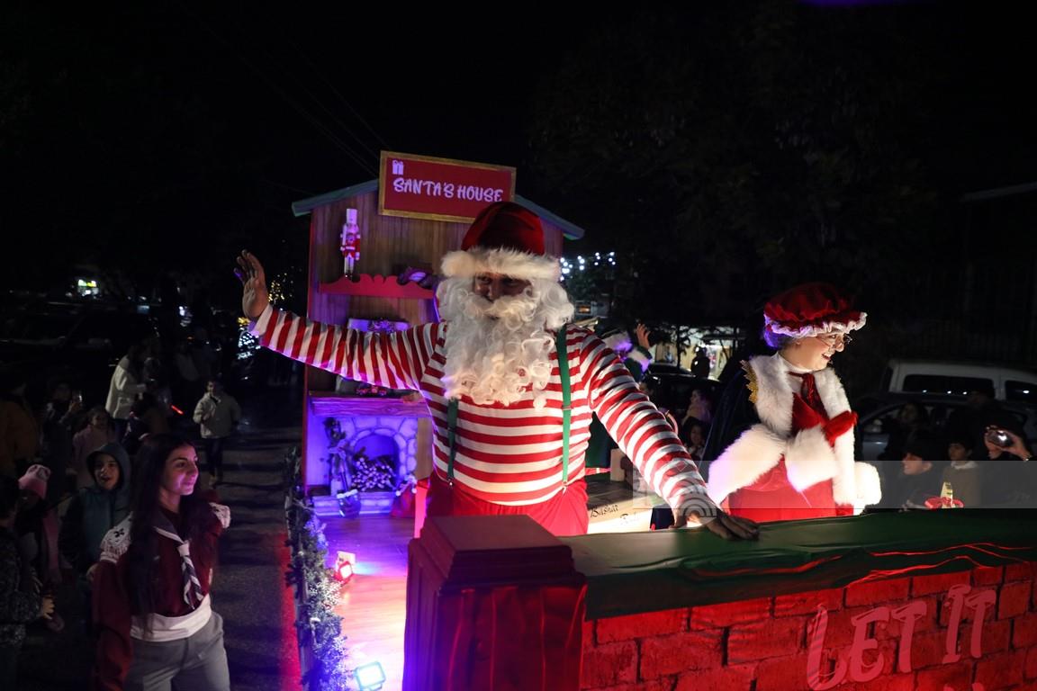 "قافلة الميلاد" تجوب شوارع بلدة الزبابدة جنوب جنين (تصوير: عدي دعيبس/وفا)